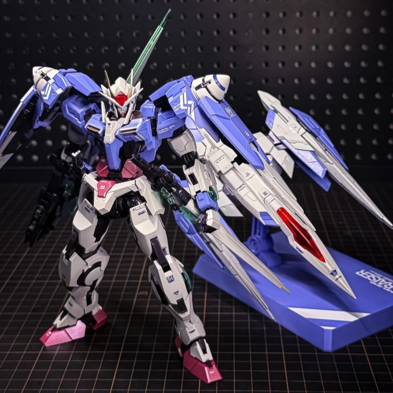New Menghu Model MB 1/100 00 R - Bandai Gundam Hg 评论和价格